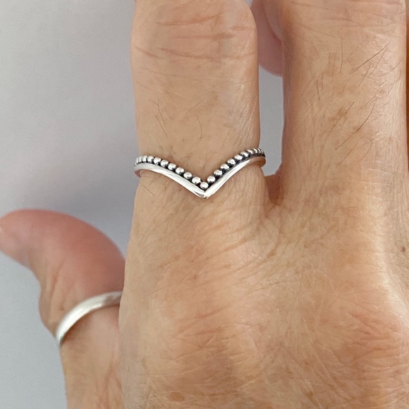 💞TOP SELLER💞Sterling Silver V Shape Ring with Dots, Chevron Rings, Stackable - Picture 6 of 12